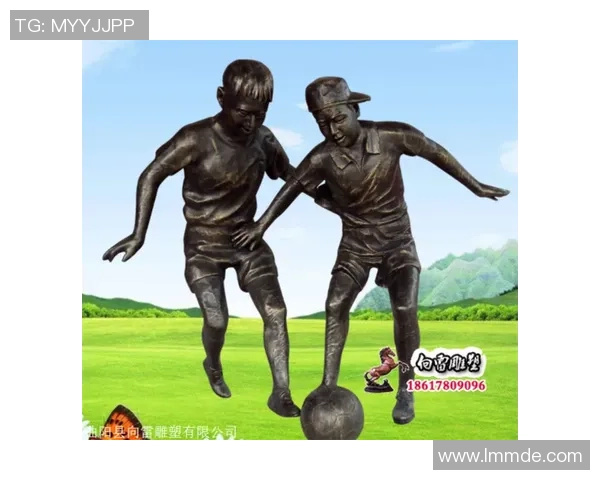 足球明星雕塑艺术作品欣赏展现足球文化与雕塑美的完美结合